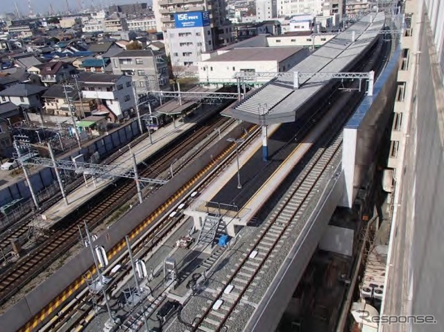 高架化工事が進む高石駅。5月から下り線のみ高架化される。