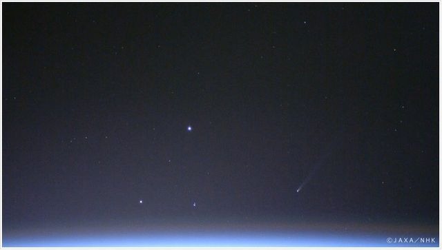 ISSから撮影した「アイソン彗星」