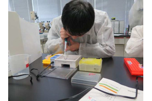 中高生向け実験イベント「遺伝子ラボ」日本科学未来館 画像