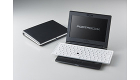 折りたたみ式キーボードを搭載した8型WindowsノートPC「ポータブック XMC10」。発売は2月12日