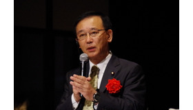 谷垣禎一日本サイクリング協会会長（自民党幹事長）