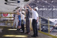 JAL・東大生研、機体見学や翼設計の実験…飛行機ワークショップ2018 画像