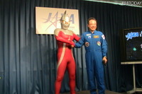 古川宇宙飛行士、宇宙へ導いたウルトラセブンと感動の対面 画像