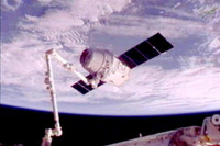 NASA、民間企業 宇宙船のISSドッキング成功を発表 画像