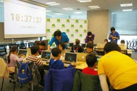 マイクラで学ぶプログラミングに小2が挑戦…親子のニーズ満たす