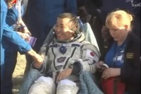 若田宇宙飛行士が無事帰還、「やっぱり地球はいい」 画像