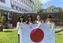 ヨーロッパ女子数学オリンピック「メダル獲得」4人全員 画像