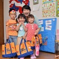 近本敦子先生と幼児クラスの生徒さんたち