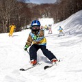 親子でスキーを体験する「ファミリースキーinたんばらスキーパーク」開催