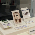 村田製作所のブースには、エアボルテージに利用されている受電モジュールなども展示されている。