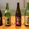 6月12日の講義では、NPO法人料飲専門家団体連合会（FBO）が4種の日本酒を教材にあげた