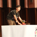 ミドルコース：宮下陽人くん（神奈川・鷺沼駅前教室）のバトルロボット。2足歩行のロボットを作るのは難しくて、とても苦労したと言う。