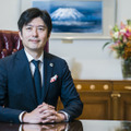 インタビューに応じてくれた国際高等学校・理事長の栗本博行氏