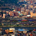 稲佐山からJR九州ホテル長崎・長崎駅を眺める