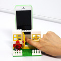 レゴブロックを使ってiPhoneスタンドを作ろう！iPhone5s/5c対応予定のLEGOブロック対応Lightningポートキャップ予約開始