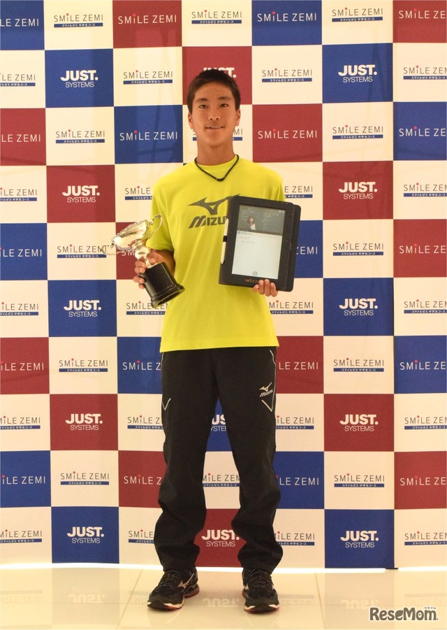 ゲストとして登壇した、全日本ジュニアテニスで優勝した中学2年生の松下龍馬君
