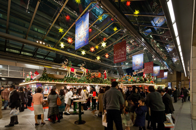 世界最大級とも言われるシュツットガルトのクリスマスマーケットを再現した「クリスマスマーケット」