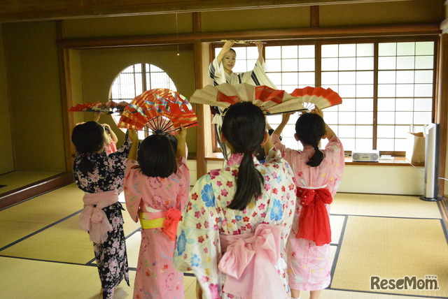 日本舞踊を学ぶ