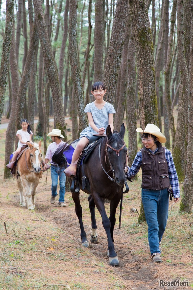フェニックス・シーガイア・リゾート「新しいシーガイアの夏休み」　親子で体験プログラム　はじめての親子で乗馬体験