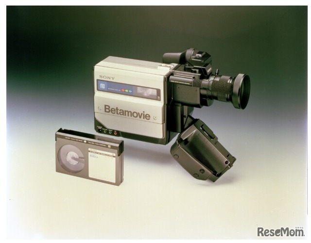 世界初の民生用ビデオカメラとして登場したソニーのビデオデッキ一体型ビデオカメラ