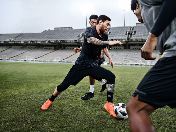 アディダス ビビッドカラーのスパイク Energy Mode Pack 発売 リセマム