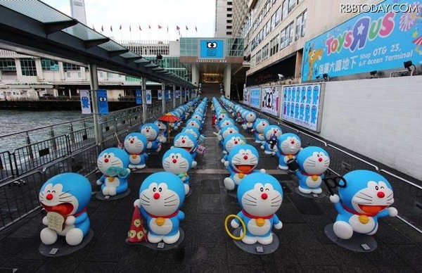 100体のフィギュアが登場…香港でドラえもん誕生100年前祭 | リセマム