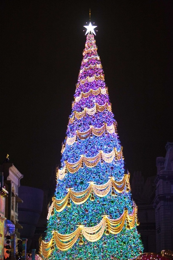 ギネス認定、世界一クリスマスツリー本日点灯…USJ | リセマム