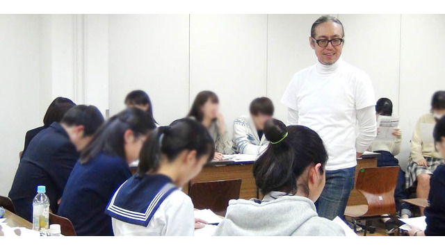 医学部専門予備校YMSの推薦対策講座の授業風景