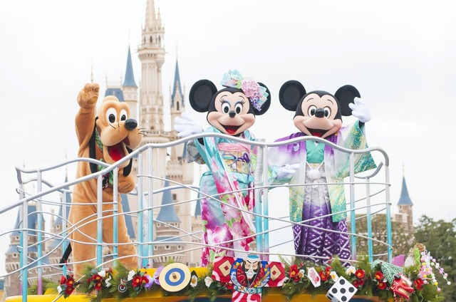 東京ディズニーランド「ニューイヤーズ・グリーティング」　(c) Disney