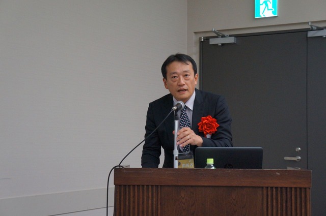 文部科学省 生涯学習政策局の安彦広斉（あびここうせい）氏　2017年10月「eラーニングアワード2017フォーラム」に登壇した