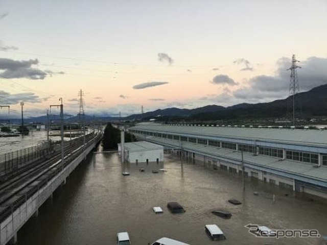 E7系やW7系などが浸水した長野新幹線車両センター。この影響で、北陸新幹線が全線復旧しても、運行本数は従来の5～6割程度になる見込み。