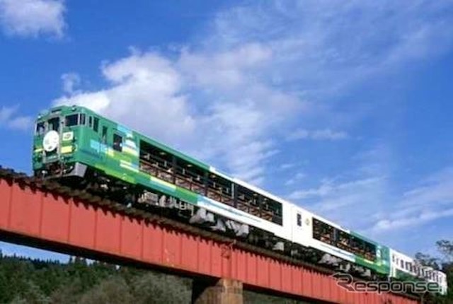 9月に釜石線と三陸鉄道に入線するJR東日本のトロッコ列車「びゅうコースター風っこ」。