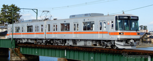 2020年12月21日にデビューした北陸鉄道浅野川線用03系第1編成（03-139編成）。北陸鉄道入線後は帯色を日比谷線時代のグレーからオレンジに変更。行先表示がLED化され、北陸の車両らしくスノウプラウが取り付けられた。