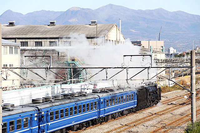 およそ11年ぶりにデゴイチが陸羽東線に戻ってくる。写真はD51 498が牽引する上越線のSL列車で、陸羽東線でも青い12系客車を牽引する。