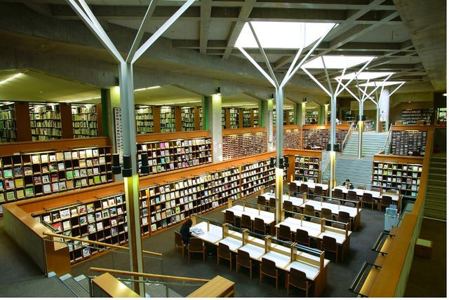 日野キャンパス図書館