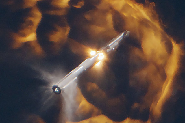 SpaceX、Stasrhip2度目の試験飛行で宇宙空間に到達 「予定外の急激な分解」(※爆発)で終了