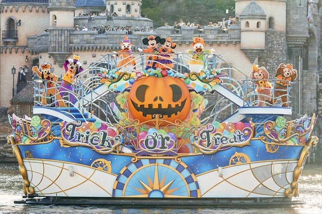 キャラクターのフル仮装、「ディズニー・ハロウィーン」スタート前日の9月30日（月）より入園可能に