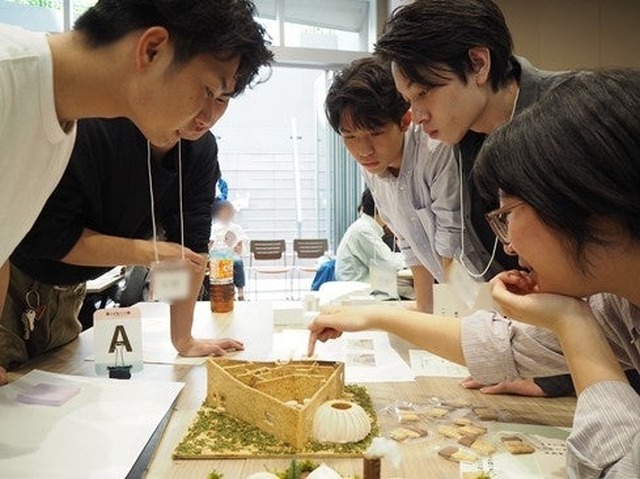 未来の建築家を育てる「中高生建築コンペ挑戦プロジェクト」対面イベント交流会のようす