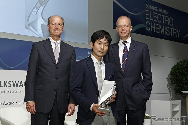 VW取締役 ハンス・ディーター・ペッチ氏（左）、東京理科大学総合研究機構 講師 藪内直明氏（中央）、BASF取締役会長 Dr.クルト・ボック氏（右）