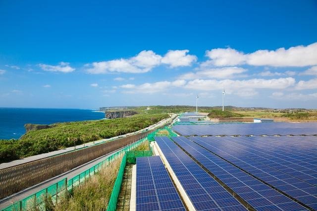 宮古島：沖縄電力メガソーラー実験施設