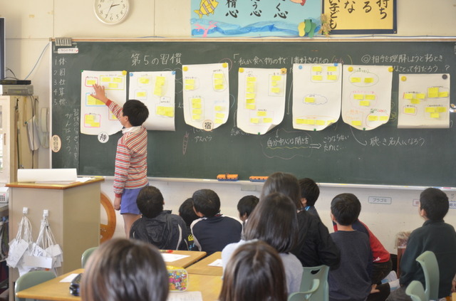 特別授業を受ける子どもたち