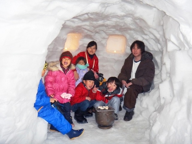 家族で雪国体験 かまくらを作ろう 雪遊びしよう Jtbが12 26より提供開始 リセマム