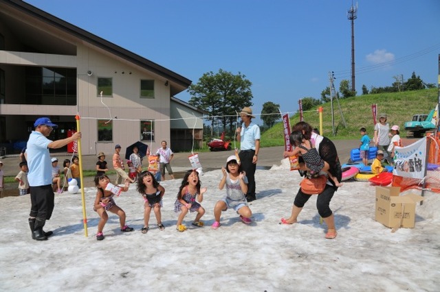 夏休み 新潟県 真夏に雪遊びが楽しめるイベントを県内各地で開催 リセマム