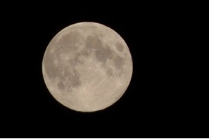 7/31にブルームーン、2回目の満月…青い月が見える？ 画像
