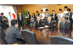 枝野経産相「リストラなくして支援なし」を改めて強調 画像