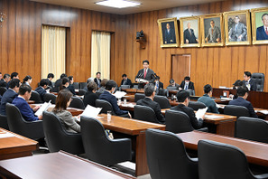 高校無償化と中学校35人学級の法案、国会審議入り 画像