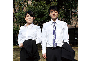 就活に「勝ちシャツ」熊本学園大生らが地元百貨店と共同開発　 画像