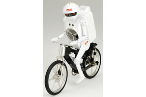 自転車に乗るロボット「ムラタセイサク君」シカゴ科学産業博物館に展示 画像
