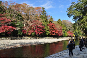 紅葉が美しいオススメ観光スポットランキング、1位「伊勢神宮内宮」 画像