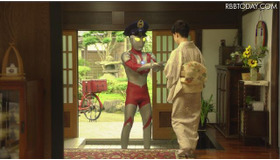 ソフトバンクモバイルの新CMでは、ウルトラマンが郵便屋さんとして登場 ソフトバンクモバイルの新CMでは、ウルトラマンが郵便屋さんとして登場